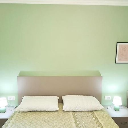 Ferienwohnung 2V1 - Blloku Zy Tirana Exterior foto