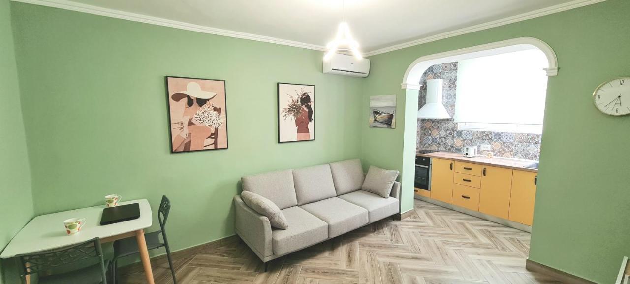 Ferienwohnung 2V1 - Blloku Zy Tirana Exterior foto