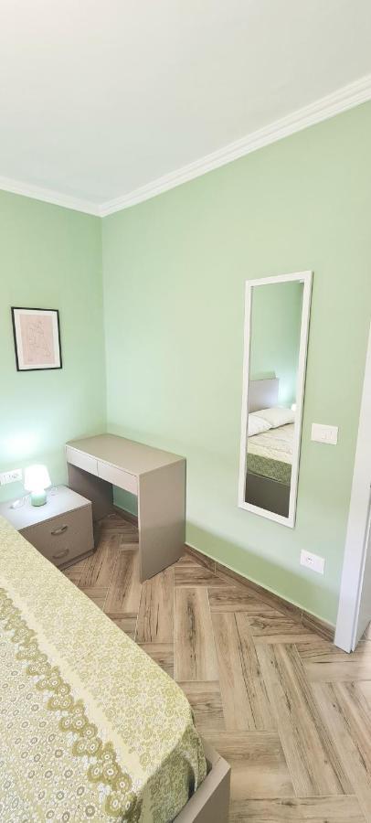 Ferienwohnung 2V1 - Blloku Zy Tirana Exterior foto