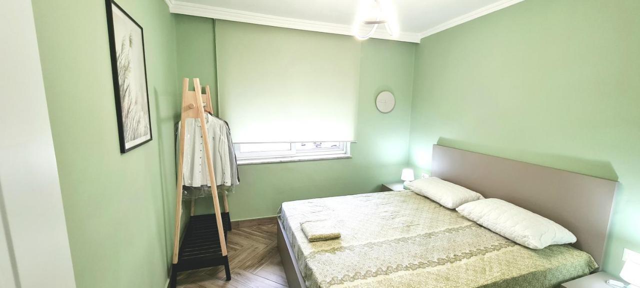 Ferienwohnung 2V1 - Blloku Zy Tirana Exterior foto